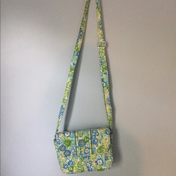 Vera Bradley Handbags - Vera Bradley cross body